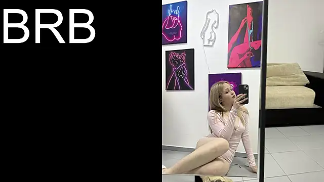 SweetCutie19 online show from October 2025 05:26:02 PM