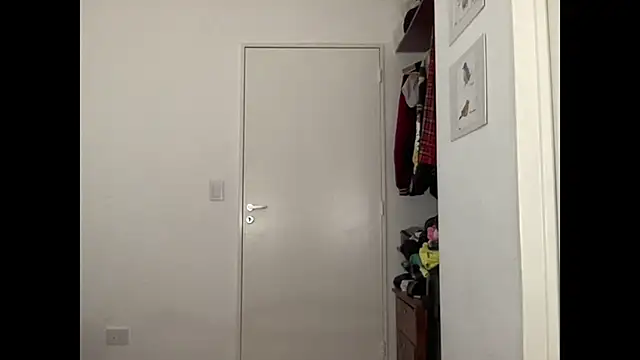 Snapshot of absoluthorrorfield chatting on December 2025 08:47:02 PM absoluthorrorfield online show from December 2025 08:47:02 PM