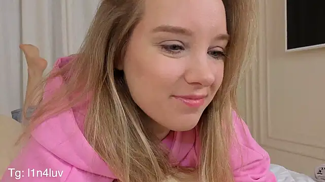 AIicaparkerc online show from October 2025 09:37:01 PM