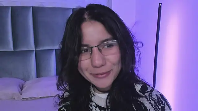 HollyPeach online show from February 2026 07:29:01 PM