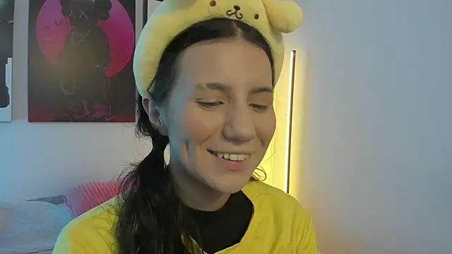 HollyPeach online show from June 2026 07:41:01 PM