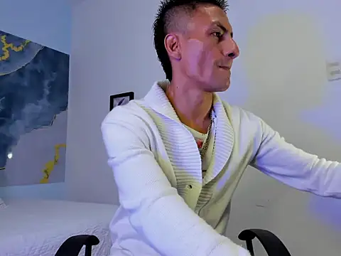 latin crissex online show from October 2025 11:55:02 AM