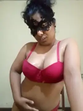 Expose Queen online show from February 2026 11:20:02 AM