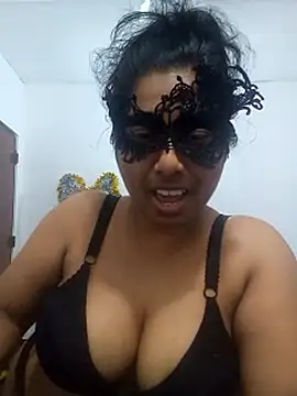 Snapshot of Expose_Queen chatting on April 2026 05:36:01 PM Expose Queen online show from April 2026 05:36:01 PM