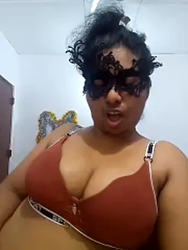 Snapshot of Expose_Queen chatting on April 2026 06:32:02 PM Expose Queen online show from April 2026 06:32:02 PM