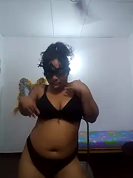 Snapshot of Expose_Queen chatting on April 2026 06:06:01 PM Expose Queen online show from April 2026 06:06:01 PM