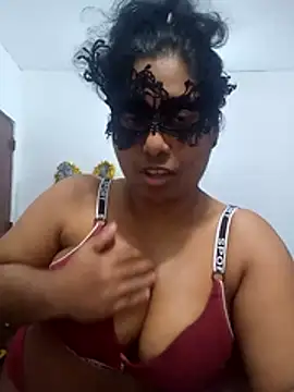 Snapshot of Expose_Queen chatting on May 2026 04:37:01 PM Expose Queen online show from May 2026 04:37:01 PM