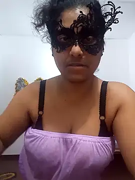 Snapshot of Expose_Queen chatting on May 2026 07:42:02 PM Expose Queen online show from May 2026 07:42:02 PM