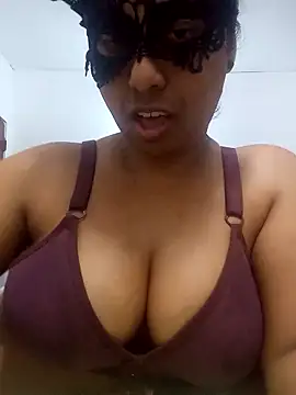Expose Queen online show from June 2026 06:34:01 PM