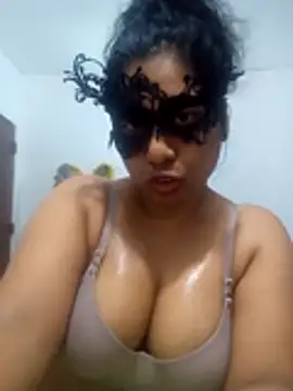 Expose Queen online show from July 2026 05:12:02 PM