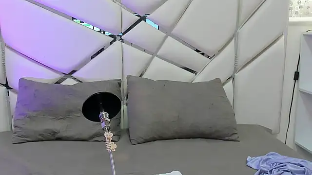 GabbiePrice online show from May 2026 11:42:02 AM