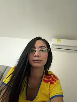 DerryAndIzzy online show from June 2026 03:56:01 AM