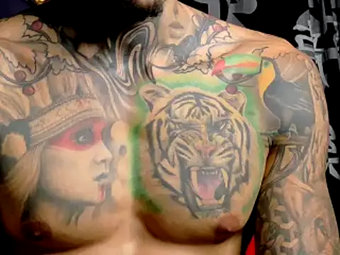 Snapshot of Molotov_Explosive chatting on October 2025 12:35:02 AM Molotov Explosive online show from October 2025 12:35:02 AM