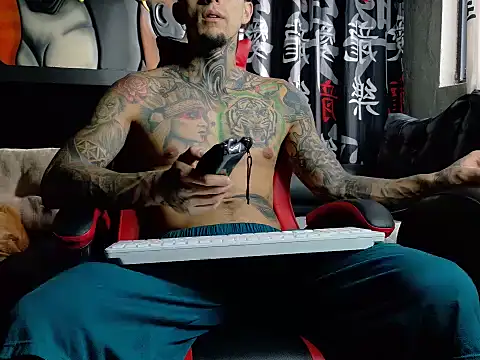 Snapshot of Molotov_Explosive chatting on October 2025 09:30:01 PM Molotov Explosive online show from October 2025 09:30:01 PM