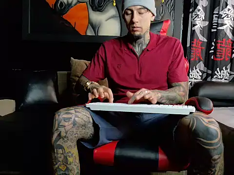 Snapshot of Molotov_Explosive chatting on November 2025 07:56:02 PM Molotov Explosive online show from November 2025 07:56:02 PM