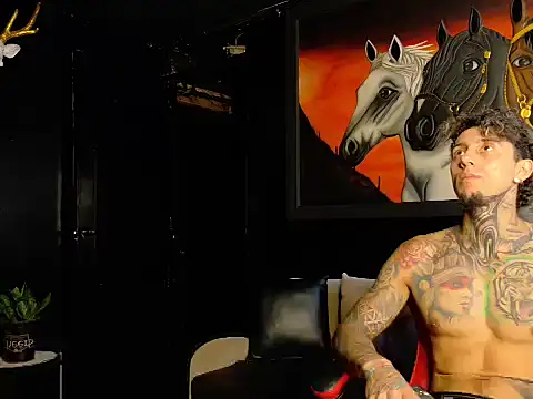 Snapshot of Molotov_Explosive chatting on November 2025 04:44:01 PM Molotov Explosive online show from November 2025 04:44:01 PM