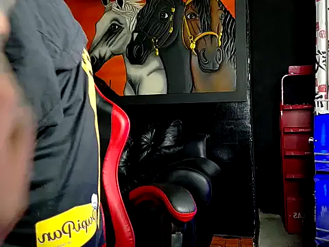 Snapshot of Molotov_Explosive chatting on January 2026 06:31:01 PM Molotov Explosive online show from January 2026 06:31:01 PM