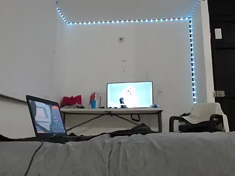 TinyStarz online show from November 2025 08:36:02 AM