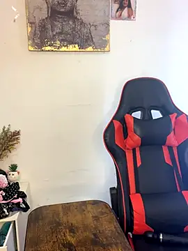 Snapshot of _Lissa_01 chatting on November 2025 02:33:01 AM Lissa 01 online show from November 2025 02:33:01 AM