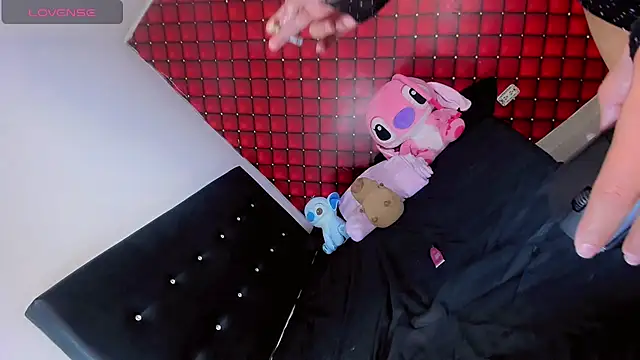 Onassis Gill online show from October 2025 04:40:02 PM