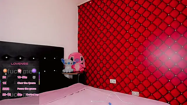 Onassis Gill online show from October 2025 11:00:01 AM