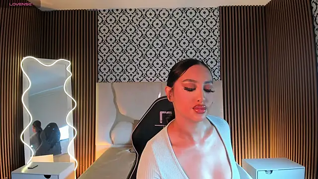 BEELLA TAY1 online show from April 2026 01:52:02 PM