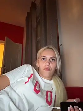 Andreea-Tina01A online show from October 2025 06:41:02 PM