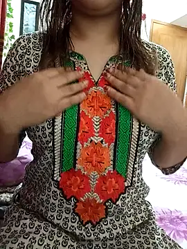 Tanha18 online show from May 2026 02:45:01 PM