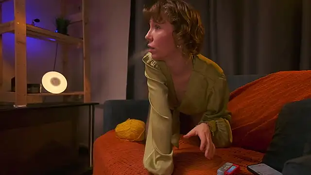 Snapshot of your_carrie chatting on December 2025 12:25:02 PM your carrie online show from December 2025 12:25:02 PM