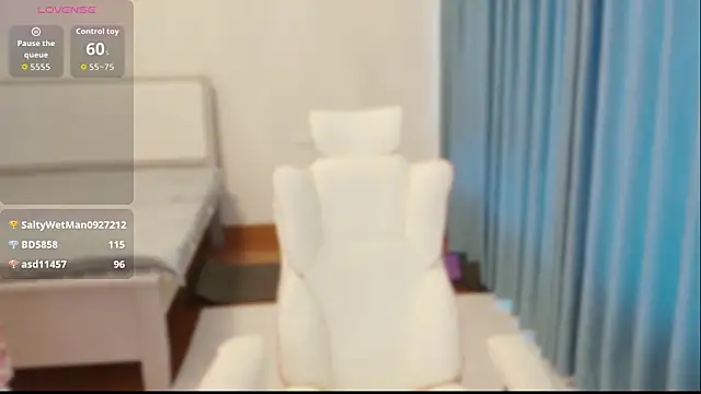 Snapshot of yiyi_3523 chatting on February 2026 03:05:02 AM yiyi 3523 online show from February 2026 03:05:02 AM