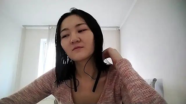 Lyndasilk online show from November 2025 11:10:03 AM