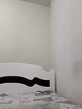 Snapshot of Camilanifeta chatting on December 2025 04:35:02 PM Camilanifeta online show from December 2025 04:35:02 PM