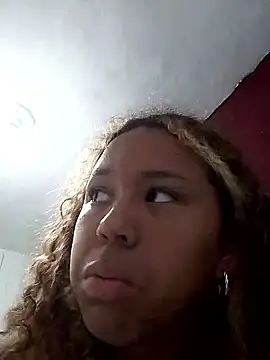 Snapshot of Camilanifeta chatting on December 2025 10:50:02 PM Camilanifeta online show from December 2025 10:50:02 PM