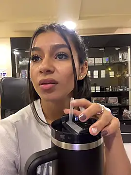 Snapshot of AlyssaRay chatting on April 2026 01:41:01 PM AlyssaRay online show from April 2026 01:41:01 PM