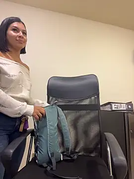 Snapshot of AlyssaRay chatting on April 2026 12:05:02 PM AlyssaRay online show from April 2026 12:05:02 PM