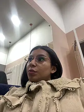 AlyssaRay online show from May 2026 12:32:02 PM
