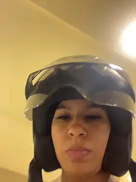 AlyssaRay online show from May 2026 01:41:02 PM