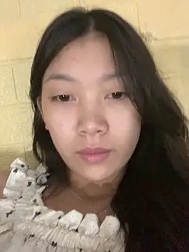 Snapshot of linh-lan1 chatting on October 2025 09:53:01 AM linh-lan1 online show from October 2025 09:53:01 AM