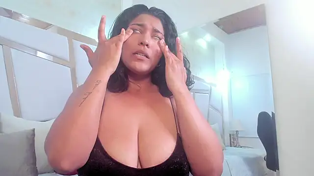 Snapshot of denisse_khan chatting on February 2026 08:34:01 PM denisse khan online show from February 2026 08:34:01 PM