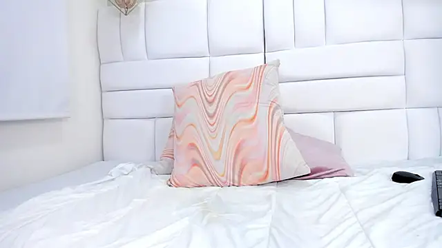 Snapshot of denisse_khan chatting on March 2026 05:24:01 AM denisse khan online show from March 2026 05:24:01 AM