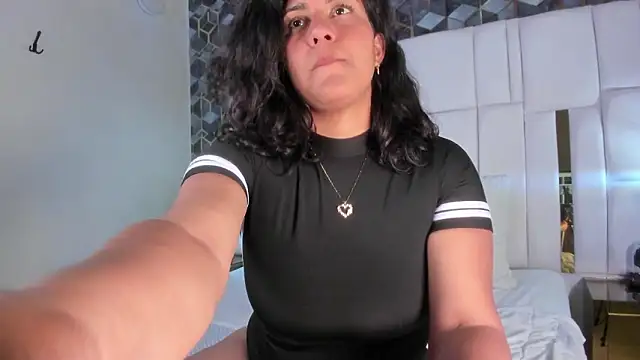 Snapshot of denisse_khan chatting on March 2026 06:12:02 PM denisse khan online show from March 2026 06:12:02 PM