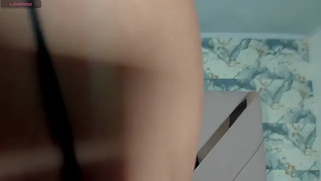 Snapshot of denisse_khan chatting on April 2026 07:45:01 PM denisse khan online show from April 2026 07:45:01 PM