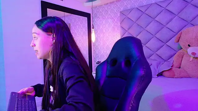 CARO ADAMS1 online show from November 2025 11:46:02 AM