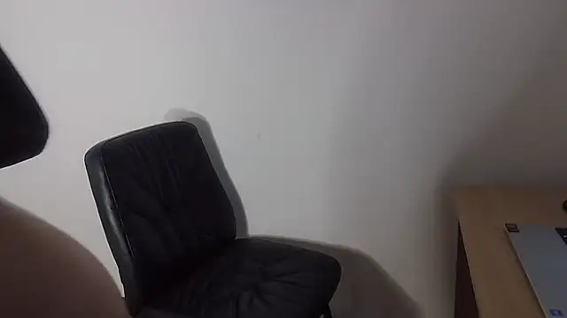 Miss-85 online show from November 2025 07:36:01 PM