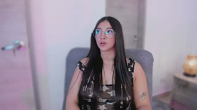 MirandaJohnson  online show from October 2025 01:22:02 PM