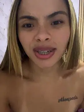 Snapshot of safadinhaquenteW chatting on March 2026 03:45:02 AM safadinhaquenteW online show from March 2026 03:45:02 AM