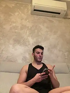 Camaraman05 online show from February 2026 06:47:01 AM