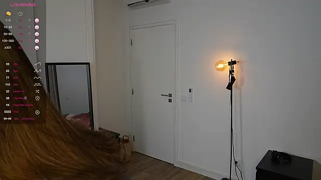 Snapshot of NeonyMuse chatting on November 2025 10:14:01 AM NeonyMuse online show from November 2025 10:14:01 AM