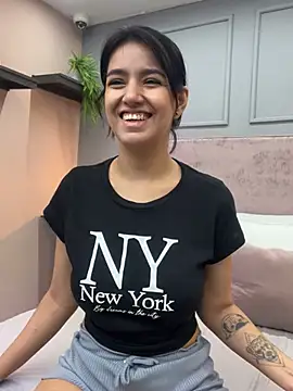 Snapshot of 1evelinewood chatting on February 2025 02:54:02 PM 1evelinewood online show from February 2025 02:54:02 PM