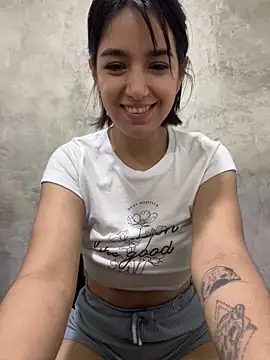 Snapshot of 1evelinewood chatting on March 2025 05:18:01 PM 1evelinewood online show from March 2025 05:18:01 PM